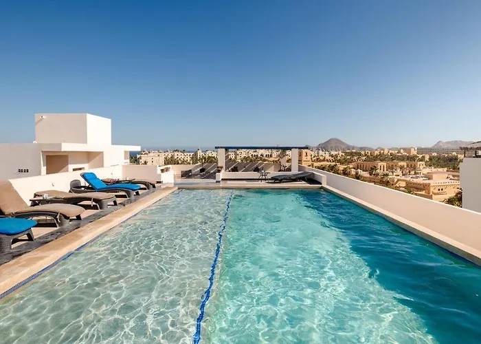 Apartamento Luxury Penthouse Rooftop Pool Walk To *